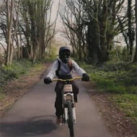 Xe đạp điện làm bằng gỗ tốc độ lên tới 45km/h