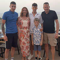 Cậu bé 12 tuổi chỉ ăn bánh mỳ trắng và sữa chua trong 10 năm