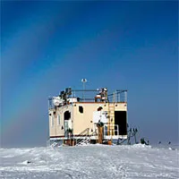 Lần đầu tiên trong lịch sử đỉnh băng Greenland xuất hiện mưa