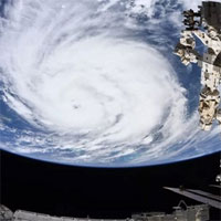 Siêu bão quái vật Ida nhìn từ vũ trụ