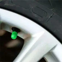 Tại sao một số người lại bơm khí nitơ vào lốp xe thay vì không khí?