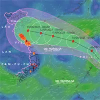 2 cơn bão mạnh đang ở gần biển Đông