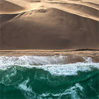 Khám phá bờ biển nguy hiểm bậc nhất hành tinh nhưng cực hút du khách