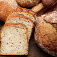 Anh thêm axit folic vào bột mì phòng dị tật cột sống bẩm sinh