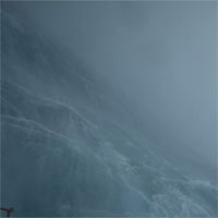 Dựng tóc gáy với cảnh quay đáng sợ như phim thảm họa từ cơn bão cấp 4 giữa biển khơi