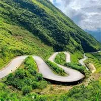 3 breathtaking, treacherous mountain roads in Hà Giang that rival Mã Pí Lèng