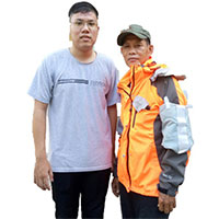 Nhóm sinh viên chế tạo thành công áo khoác tự nổi khi xuống nước