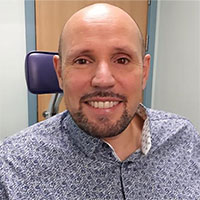 Mắt 3D đầu tiên lắp cho người: Long lanh như mắt thật