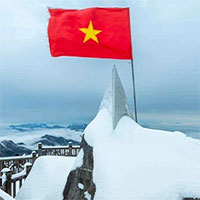 Tuyết bất ngờ phủ trắng đỉnh Fansipan ngày cuối tuần, sắp tới nhiệt độ sẽ giảm rất sâu