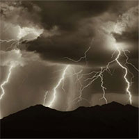 Biến đổi khí hậu khiến Bắc Cực có nhiều sét hơn