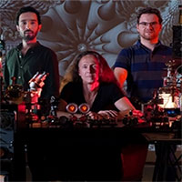 Giới khoa học Australia khẳng định, có thể phát triển máy tính lượng tử hoạt động chính xác đến 99%