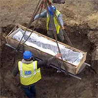 Đào mộ cổ, "trúng mánh" cả một xưởng bạc lậu 1.500 tuổi