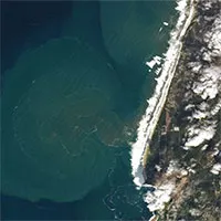 NASA công bố hình ảnh vệ tinh của "sóng quái vật" có độ cao ngang tòa nhà 7 tầng