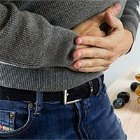 Mắc bệnh hiếm gặp, cậu bé 10 tuổi thường xuyên thấy đói dù ăn liên tục