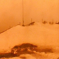 Bụi Sahara biến bầu trời châu Âu thành màu cam