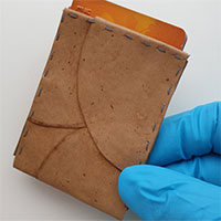 Loại da giả mới làm từ nấm mọc trên bánh mì cũ