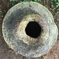 Phát hiện những chiếc chum khổng lồ bí ẩn ở Ấn Độ