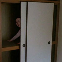 Vì sao rất nhiều người Nhật thích ngủ trong tủ?