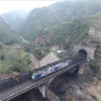 Trọng tải 20.000 tấn, chiều dài 2,6km, cả Trung Quốc chỉ có hơn 600 người đủ điều kiện lái đoàn tàu này