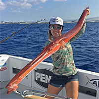 Nữ cần thủ kéo lên sinh vật đỏ và rất dài: Là hải long quý hiếm, chỉ 