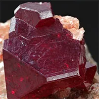 Ngọc quý từ Namibia nắm giữ chìa khóa quan trọng trong chế tạo máy tính lượng tử