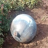 Bí ẩn những vật thể kim loại khổng lồ liên tiếp rơi xuống Ấn Độ, liệu có phải điềm báo của vũ trụ?