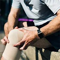 Cách sơ cứu chấn thương vùng đầu gối