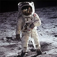 NASA chi hàng tỷ USD phát triển bộ đồ vũ trụ mới đa dụng hơn