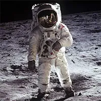 NASA chi hàng tỷ USD phát triển bộ đồ vũ trụ mới đa dụng hơn
