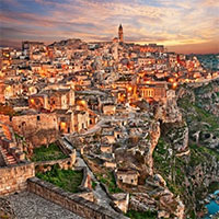 Lạc lối trong thành phố cổ kỳ lạ 9.000 năm tuổi ở Italy và độc nhất vô nhị trên thế giới