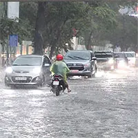 Dự báo thời tiết hôm nay: Miền Bắc mưa giông rình rập, Trung Bộ nắng nóng cục bộ