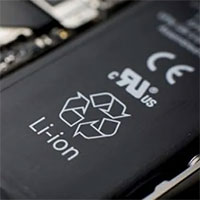 Tại sao tái chế pin lithium cho smartphone, ô tô đầy rủi ro?