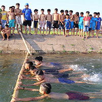 Vì sao nhiều trẻ biết bơi vẫn đuối nước?