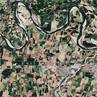 Sông dài nhất Italy khô cạn do hạn hán kỷ lục