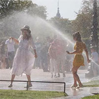 Cách thế giới đối phó với nắng nóng kéo dài hiệu quả