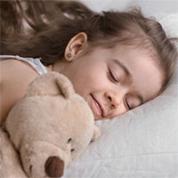 Đại học Y khoa của Mỹ phát hiện: Trẻ ngủ không đủ 9 giờ mỗi đêm sẽ có ít chất xám hơn