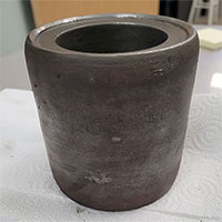 Vật thể kim loại bí ẩn từ trên trời rơi xuống suýt lấy đi mạng sống một cảnh sát Mỹ