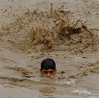 Thảm họa hơn 1.000 người chết khiến Pakistan cầu cứu thế giới