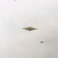 Bức ảnh rõ nhất về UFO được công bố sau 32 năm
