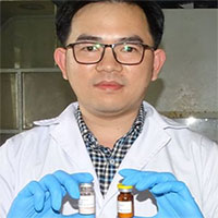 Phó giáo sư làm xương nhân tạo sắp thử nghiệm trên người