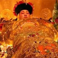 Tại sao cổ nhân Trung Hoa đặt châu báu vào miệng người đã khuất?