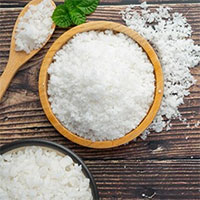 Top 5 cách làm nước súc miệng giúp giảm đau họng