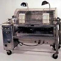 Máy chạy thận đầu tiên trên thế giới được ra đời như thế nào?
