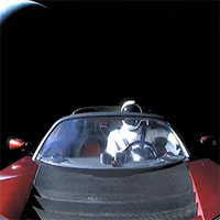 Sau 4 năm được Elon Musk gửi vào vũ trụ, số phận chiếc Tesla Roadster 100.000 USD giờ ra sao?