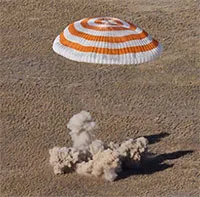 Ba phi hành gia Nga trở về từ ISS