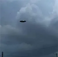 Xôn xao UFO dài 15m lộ diện sau bão: Bí ẩn chưa lời giải!