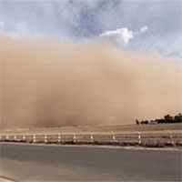 Video: Bão bụi lớn khổng lồ xuất hiện ở Nam California