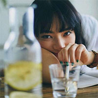 Đây là dấu hiệu cho thấy bạn đang uống quá nhiều nước