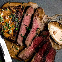 Bít tết rất ngon, nhưng ai tuyệt đối không nên ăn món này?