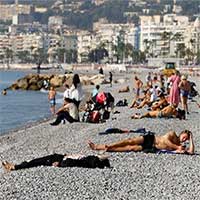 Pháp và Tây Ban Nha trải qua mùa thu ấm bất thường